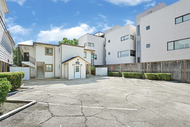 Building Photo - 1603 Welch St