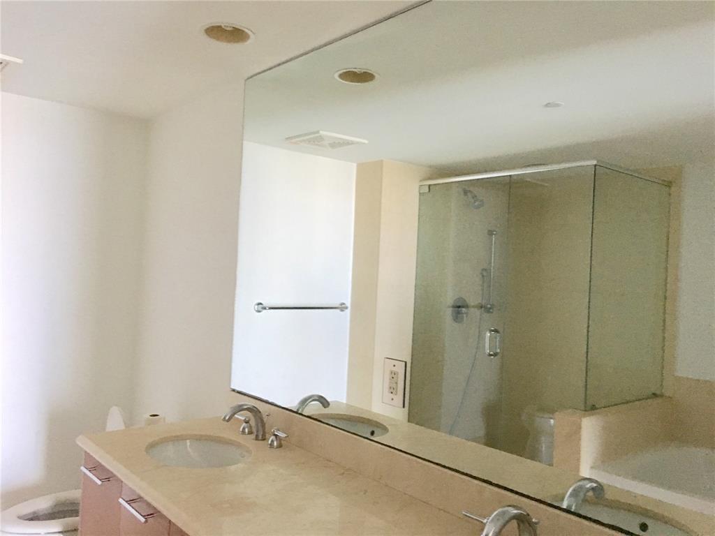 Building Photo - 50 Biscayne Blvd