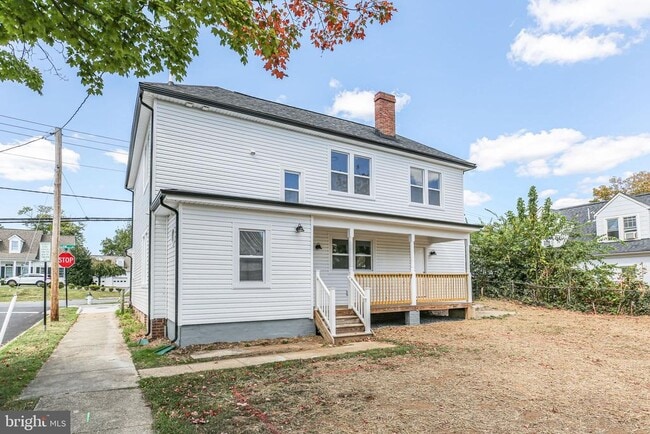 Building Photo - 1424 William St