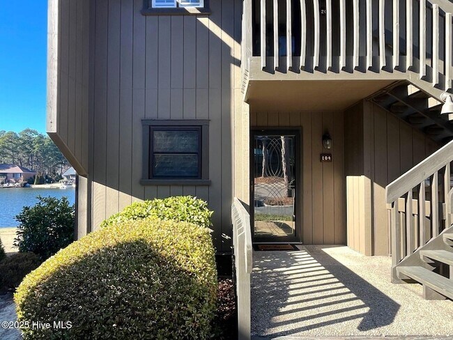 Building Photo - 250 Sugar Gum Ln