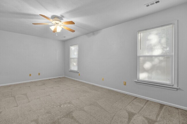 Building Photo - Charming 4-Bedroom Home for Rent in Chesapeake