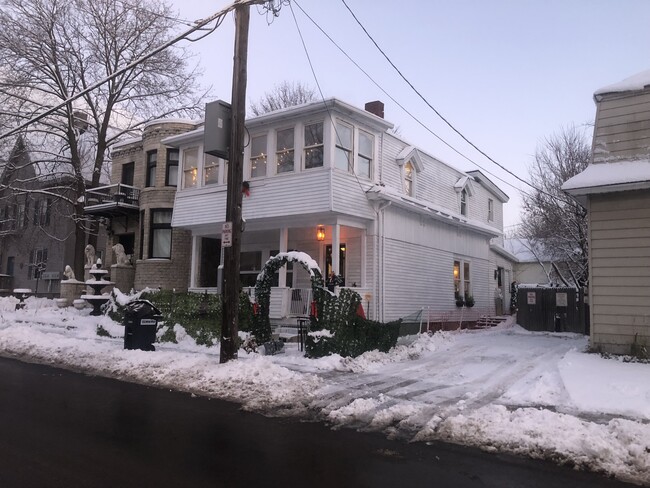 Building Photo - 9 Lincoln St