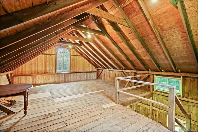Building Photo - 264 Titicus Rd