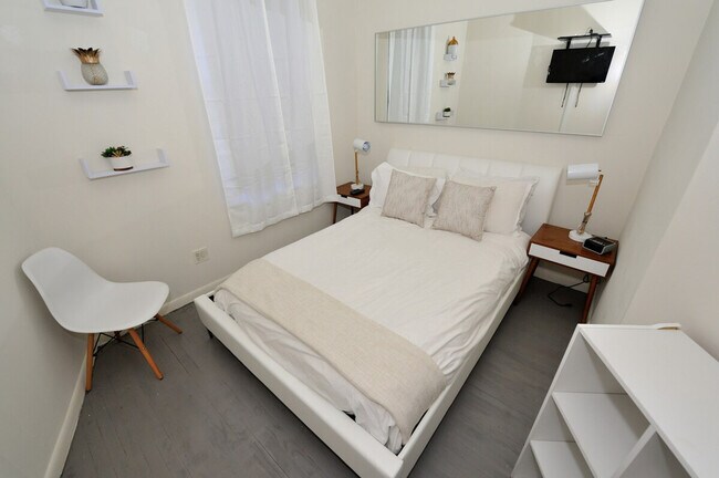 Building Photo - 478 9th Ave