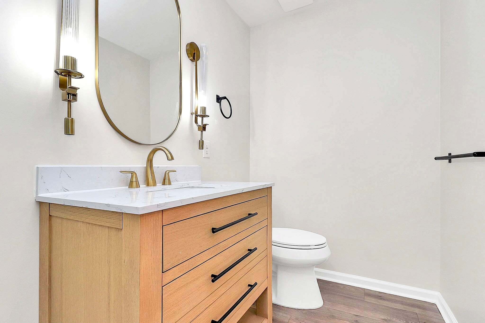 Building Photo - 7737 Batavia Ln