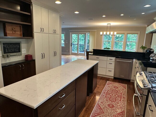 Building Photo - 4015 Wood End Dr