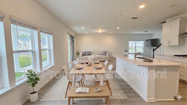 Building Photo - 117 Crew Ct