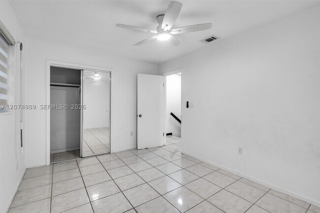Building Photo - 627 W 68th St