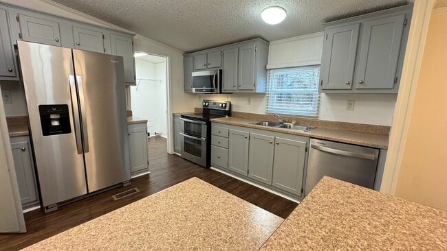 Building Photo - 122 Curtis Rd