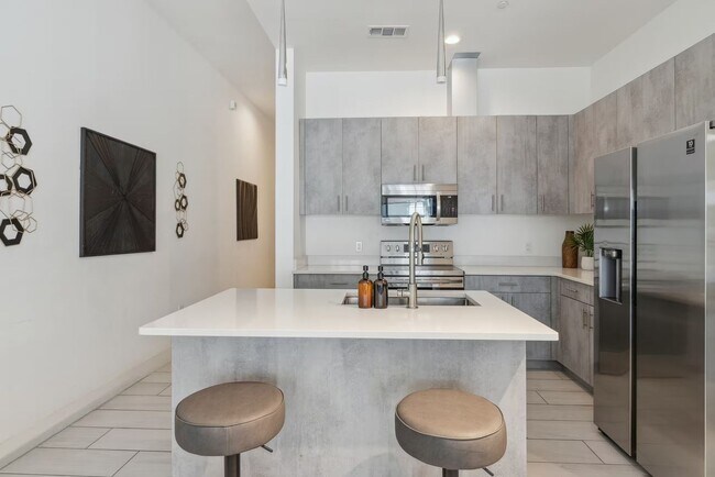 Building Photo - Luxury 1 Bedroom + Flex Space | 2 Full Baths | 975 Sq. Ft. | The Cedars, Dallas