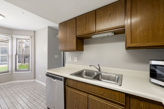 Building Photo - 485 Nicole Dr