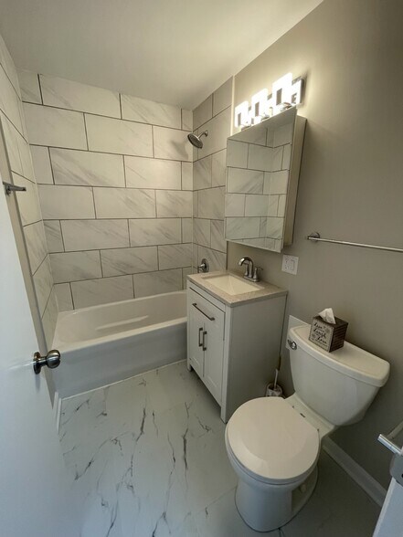 Building Photo - 7202 W Crain St