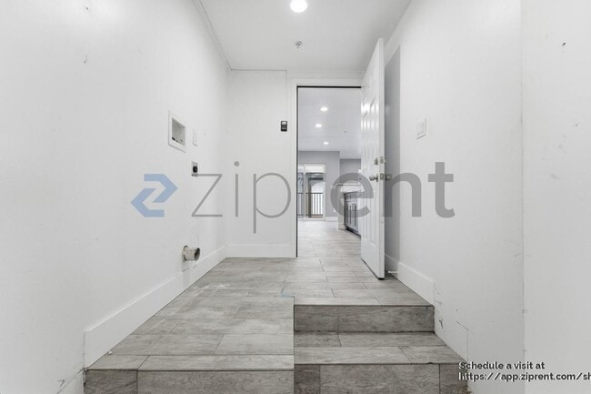 Building Photo - 4403 Jenkins Way