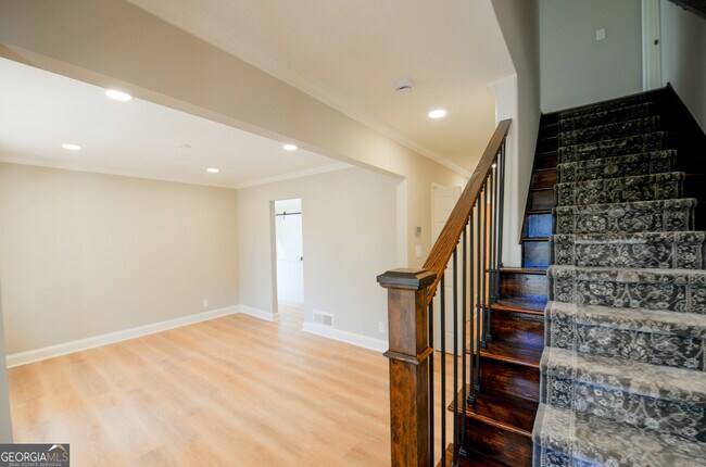 Building Photo - 290 Ginger Cake Rd