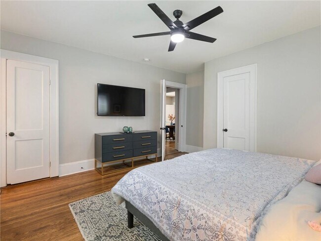 Building Photo - 1054 Katherwood Dr SW