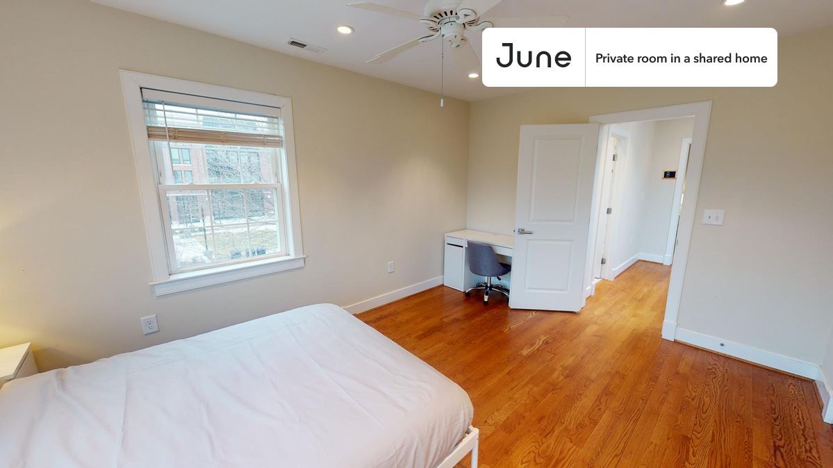 Building Photo - Room in Shared 3 bed/3 bath home in Capitol Hill
