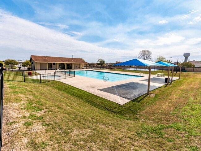 Building Photo - 184 Atlantis