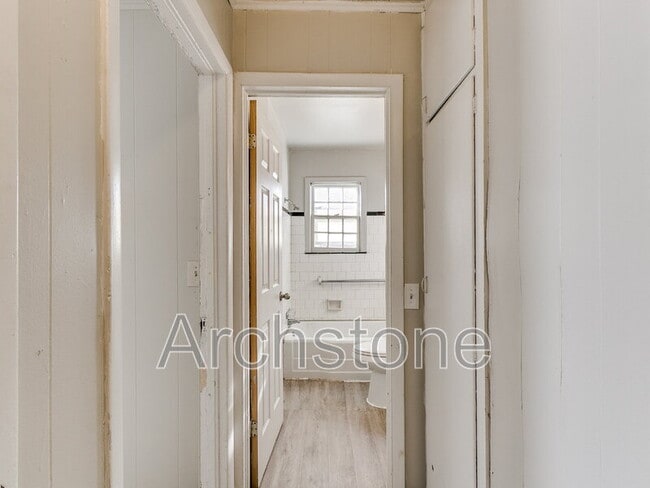 Building Photo - 527 E Boeing Dr