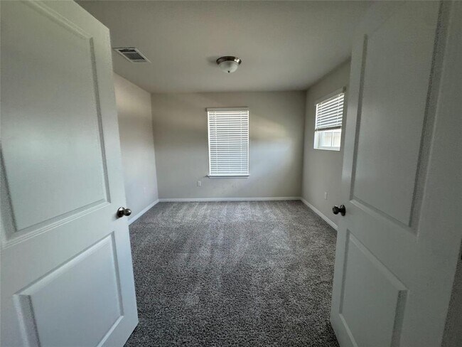 Building Photo - 6400 Rounded Pebble Ln