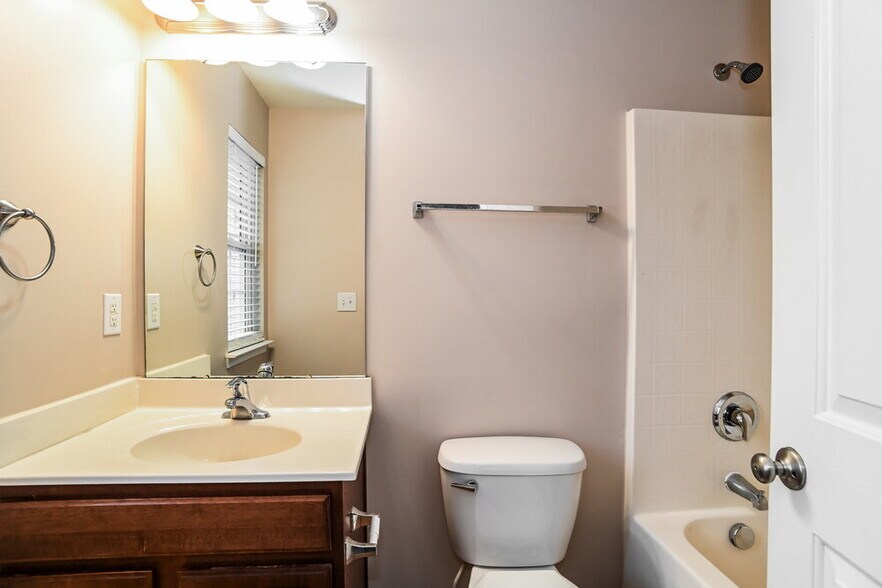 Building Photo - 3062 Clover Rd NW