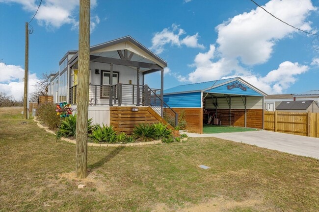 Building Photo - 307 Lnb St