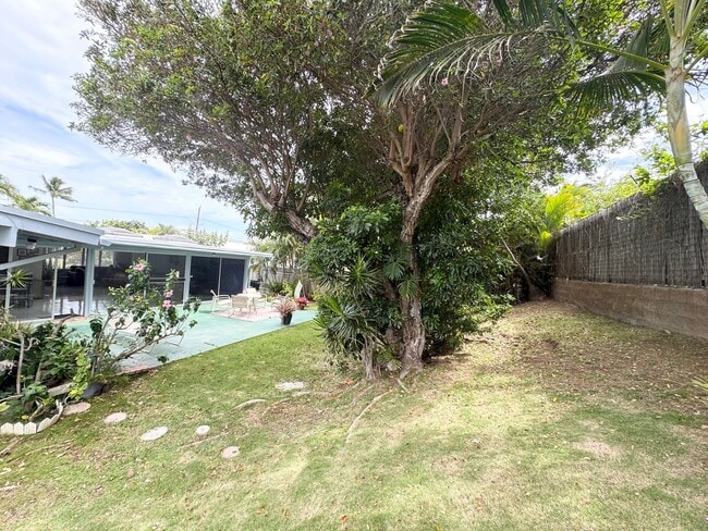 Building Photo - 2 bed, 1 bath in highly desirable Kailua N...