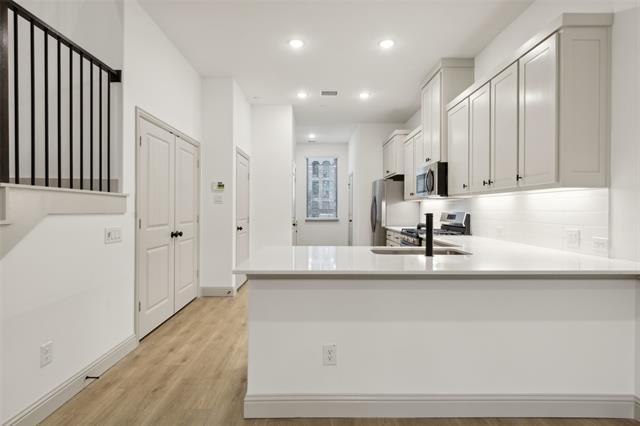 Building Photo - 7135 Buchanan Dr