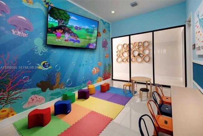 Building Photo - 3326 W 112th St