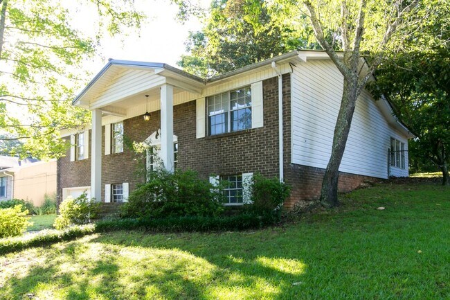 Building Photo - Massive Renovated 5BR/3BA Home with Baseme...