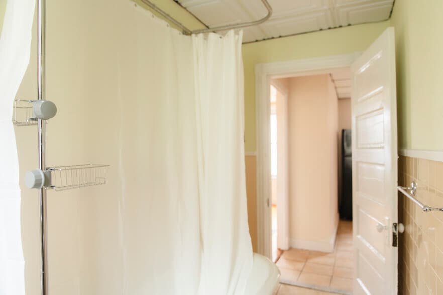 Building Photo - 119 Sherwood St