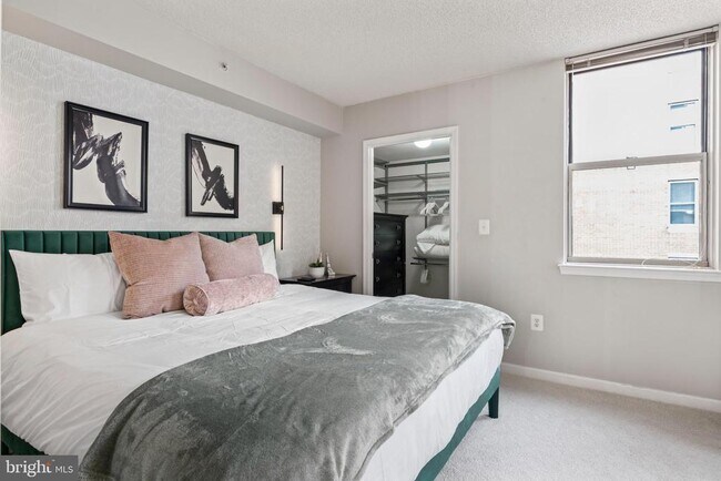 Building Photo - 3835 9th St N