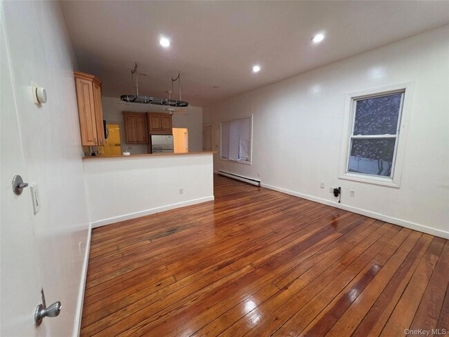 Building Photo - 60 Main St