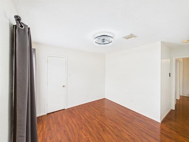 Building Photo - 8827 Aspen Meadow Dr