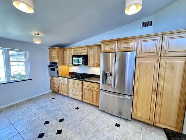 Building Photo - 3539 Mt Laurence Dr