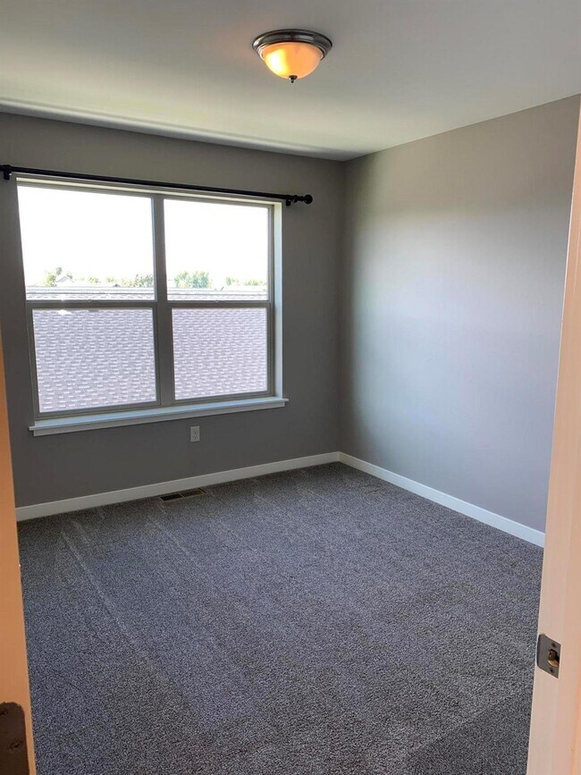 Building Photo - 250 Andesite Ave