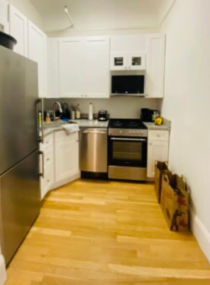 Primary Photo - 290 Commonwealth Ave