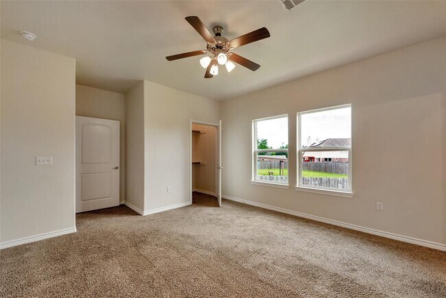 Building Photo - 203 Glade Bridge Ln
