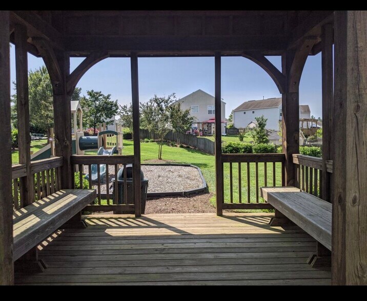 Building Photo - 4804 Rockport Dr