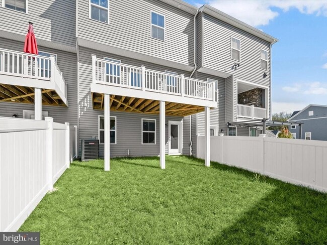 Building Photo - 7840 Blackbriar Wy