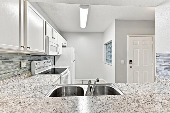 Building Photo - 6421 Cypressdale Dr