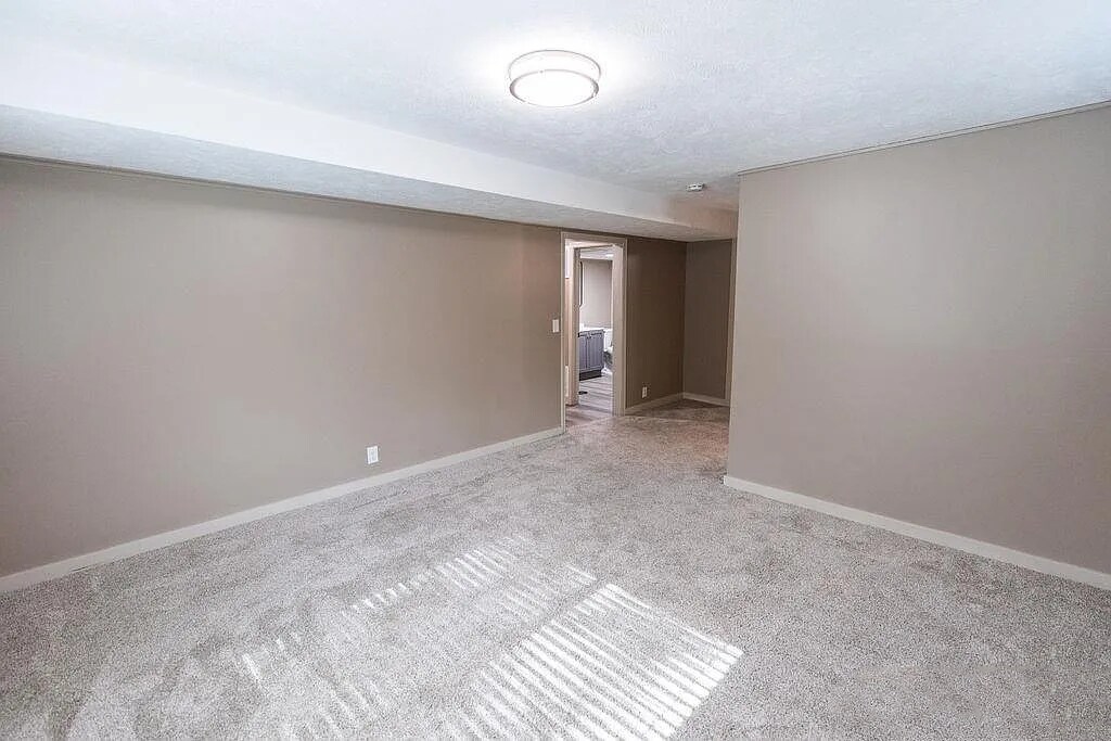 Building Photo - 2535 Saint Thomas Dr