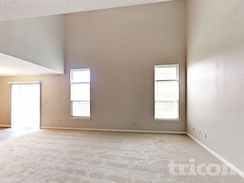 Building Photo - 10245 Cadogan Dr