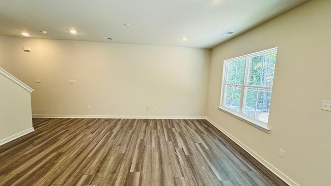 Building Photo - 6037 Crosswinds Blvd