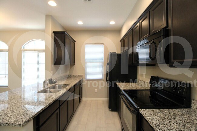 Building Photo - 240 W Juniper Ave