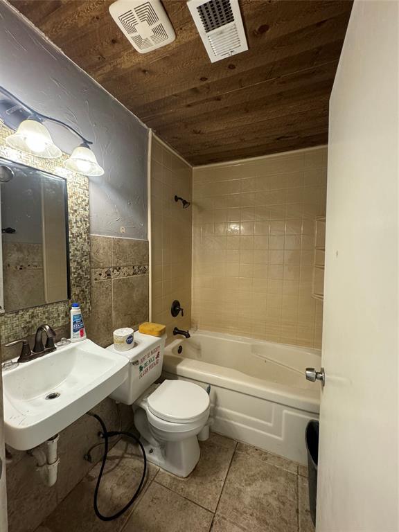 Building Photo - 8308 Lenore St