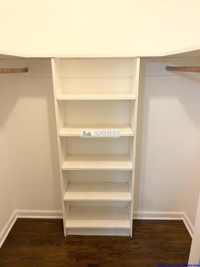 Building Photo - 5BR 3.5BA Stunning Home w/ Kitchen Suite • Garage + Carport in Marietta