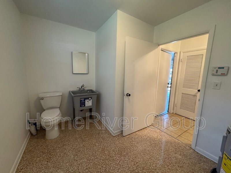 Building Photo - 2907 Caballero Dr
