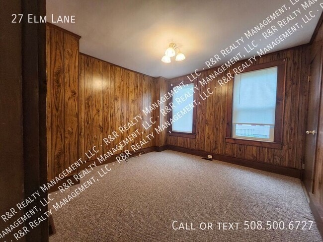 Building Photo - 27 Elm Ln