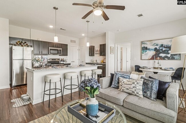 Building Photo - 440 Town Center Pl