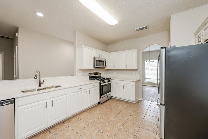 Building Photo - 26118 Cypresswood Dr